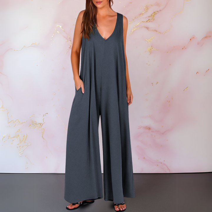 MAGDA - JUMPSUIT MIT V-AUSSCHNITT UND WEITEM BEIN