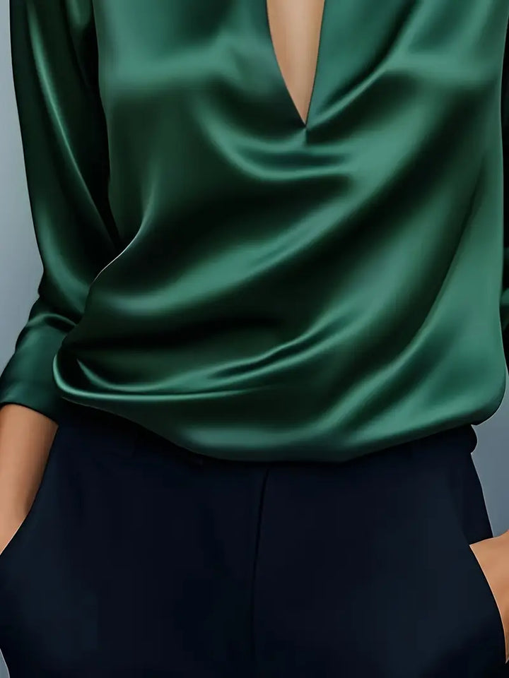 NADINE – PRÄMIE BLUSE MIT V-AUSSCHNITT