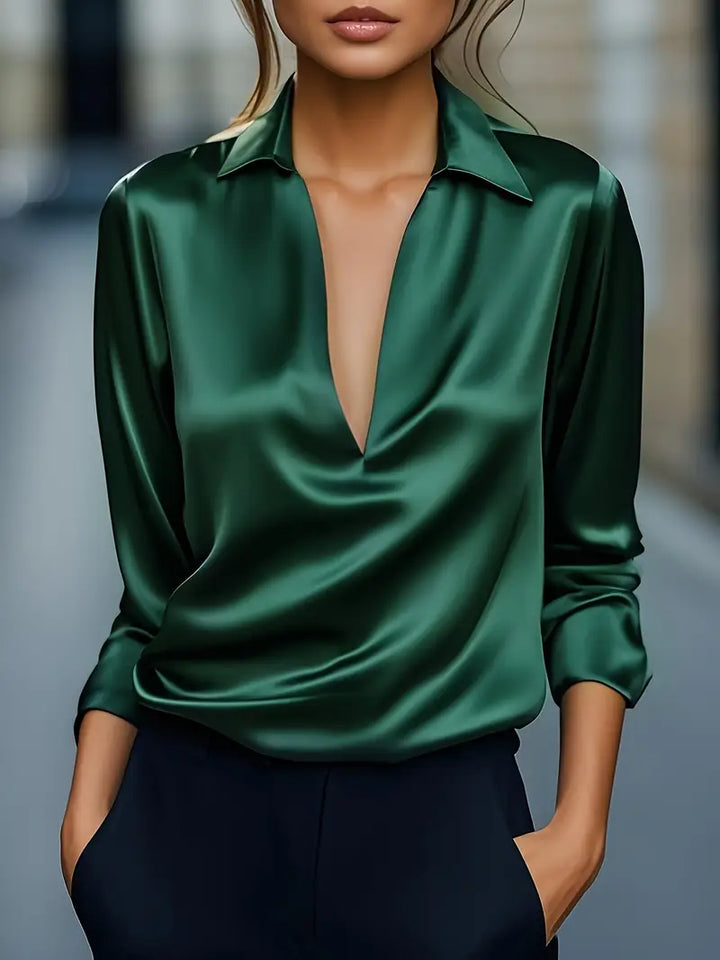 NADINE – PRÄMIE BLUSE MIT V-AUSSCHNITT