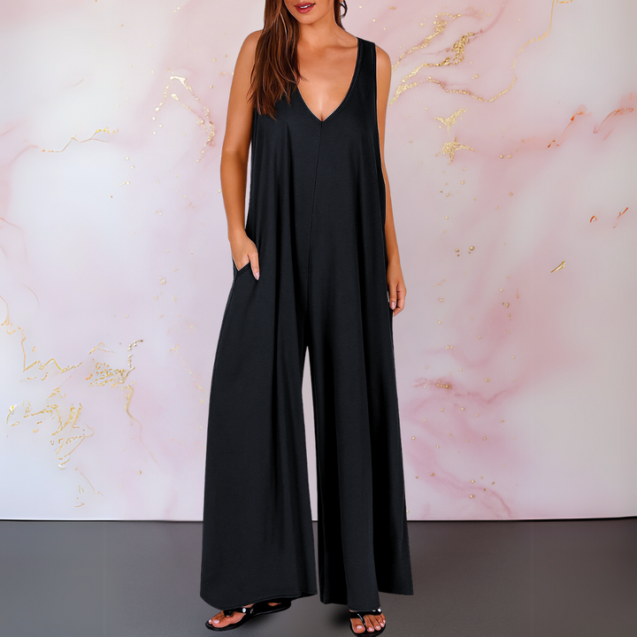 MAGDA - JUMPSUIT MIT V-AUSSCHNITT UND WEITEM BEIN