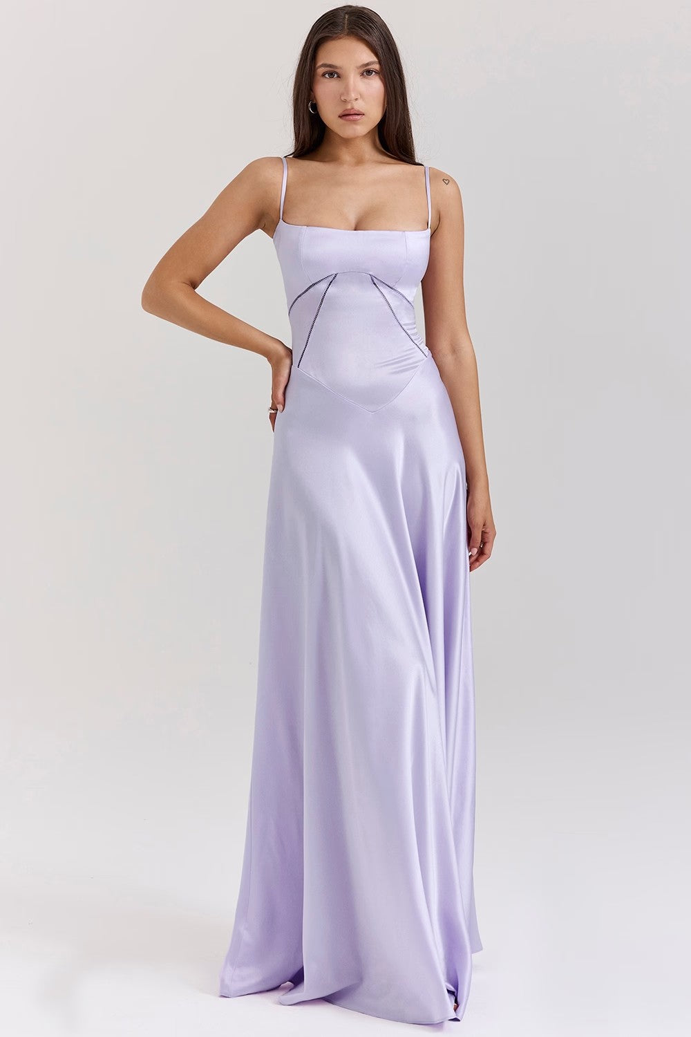 Damen Abendkleid Slim Fit mit Spaghettiträgern und Offenem Rücken – Maxi