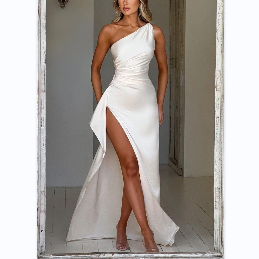 Damen Abendkleid mit einem Träger und Hohem Schlitz – Maxi