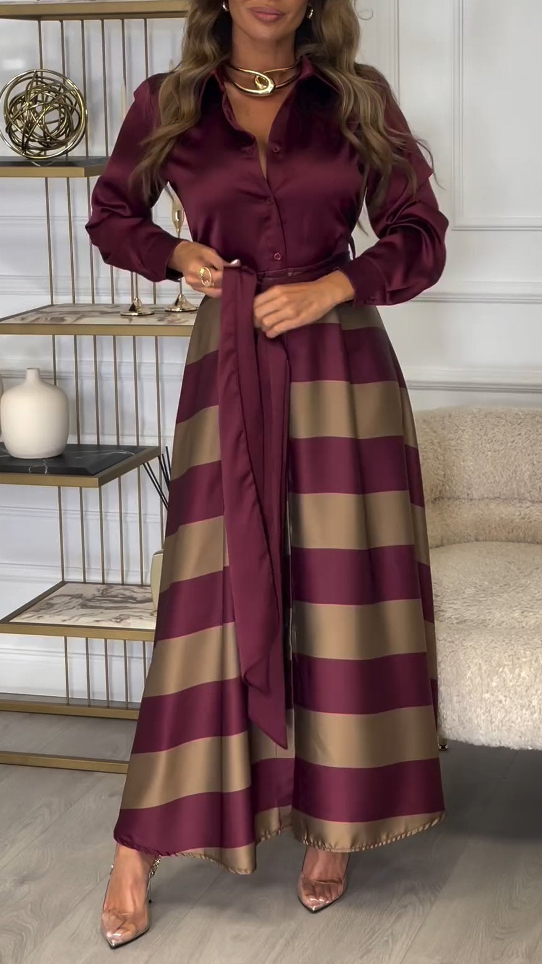 Damen Gestreiftes Bordeaux Kleid mit Langen Ärmeln - Maxi
