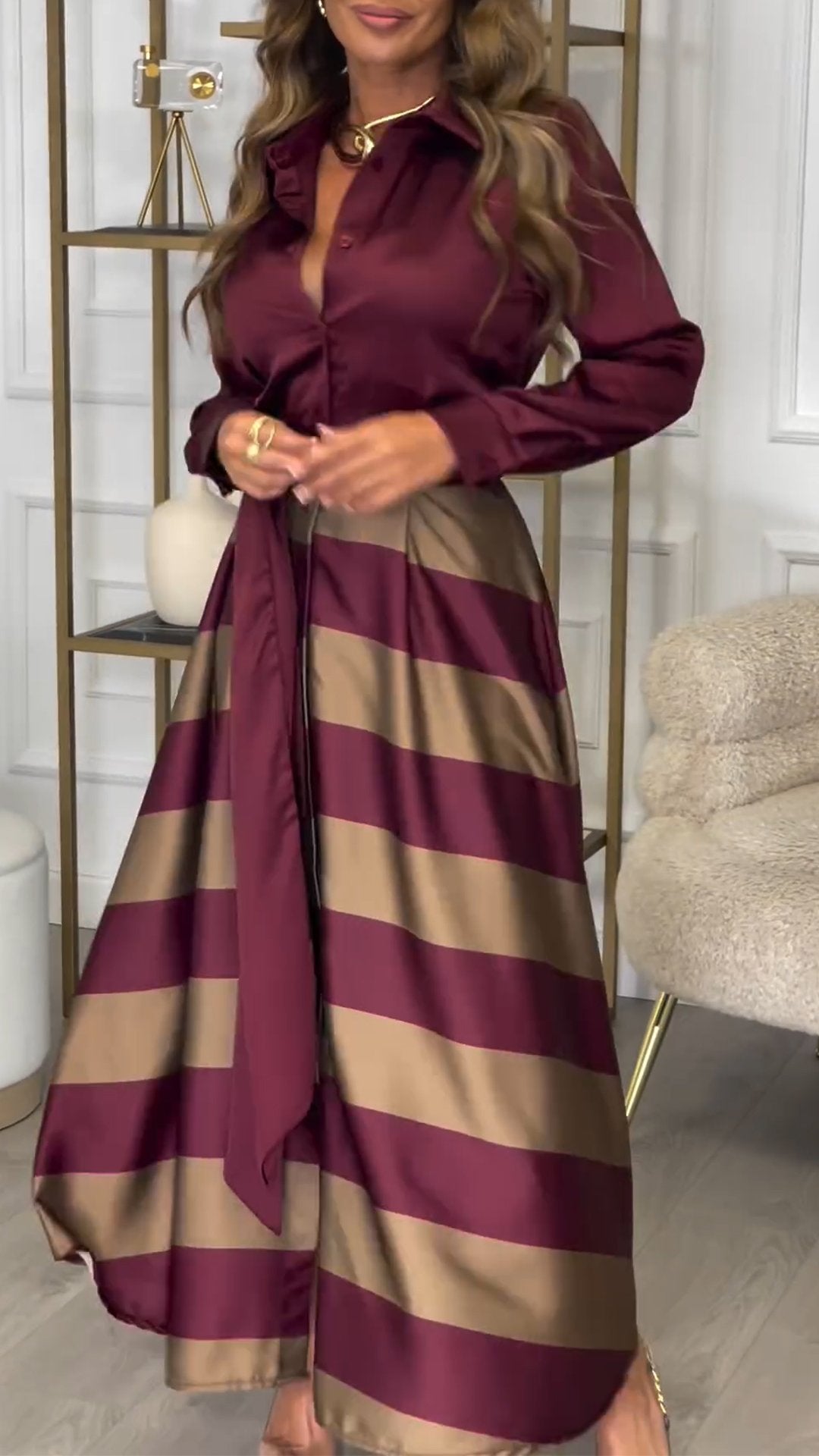 Damen Gestreiftes Bordeaux Kleid mit Langen Ärmeln - Maxi