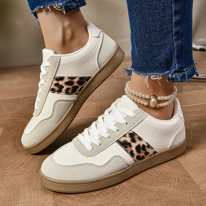 Damen Sneakers mit Leopardenmuster - Schnürung