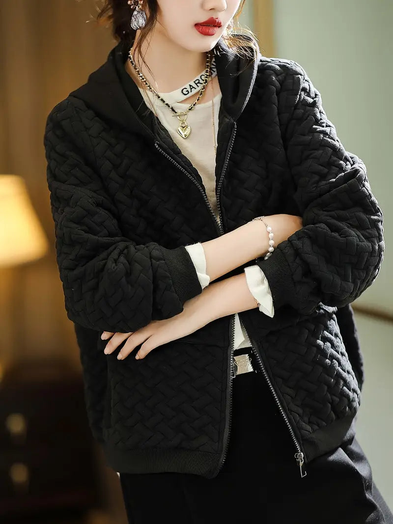 Damenjacke mit Zopfmuster und Kapuze – Kurzes Modell