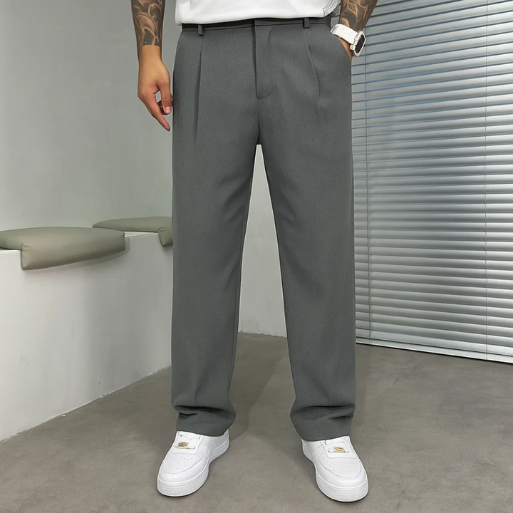 Herrenhose mit Falten und weitem Bein - Baggy