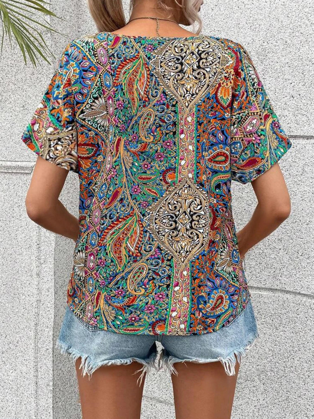 MARA - LOSE BLUSE MIT V-AUSCCHNITT