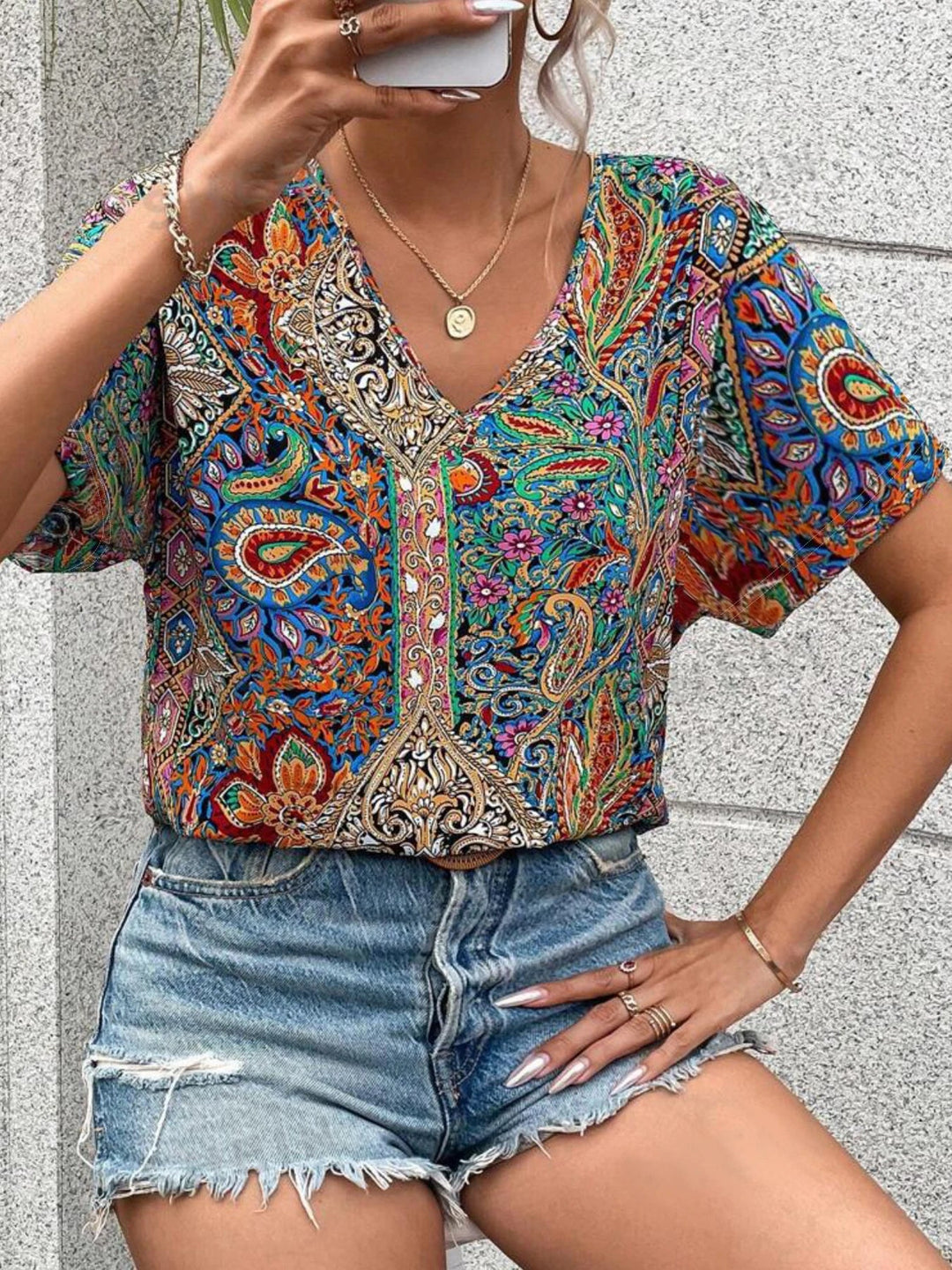 MARA - LOSE BLUSE MIT V-AUSCCHNITT