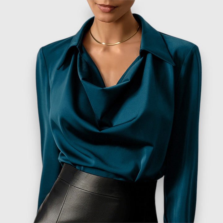 JOLYN - BLUSE MIT LUXURIÖSEM GLANZ UND FALTENKRAGEN