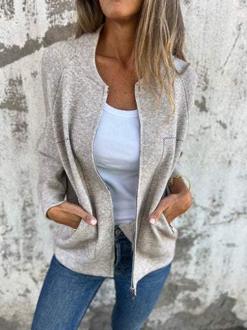 AVY - LEICHTE JACKE MIT RUNDHALSAUSSCHNITT